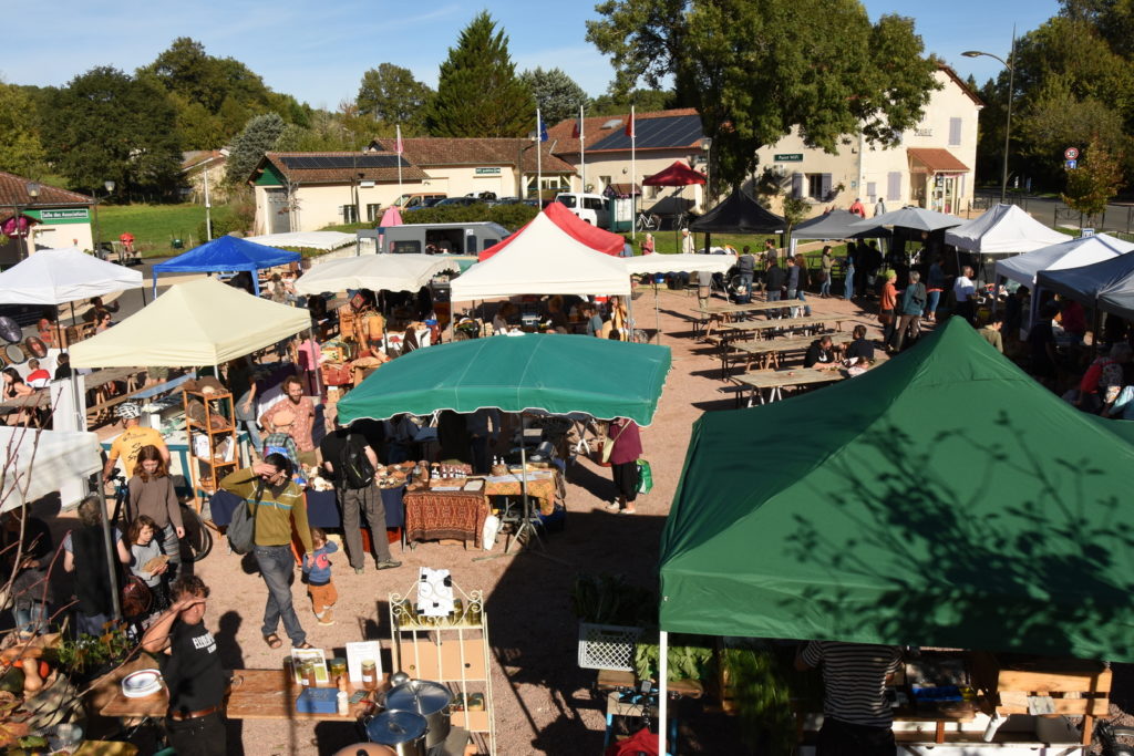 MILHAC-DE-NONTRON : VIDE GRENIER