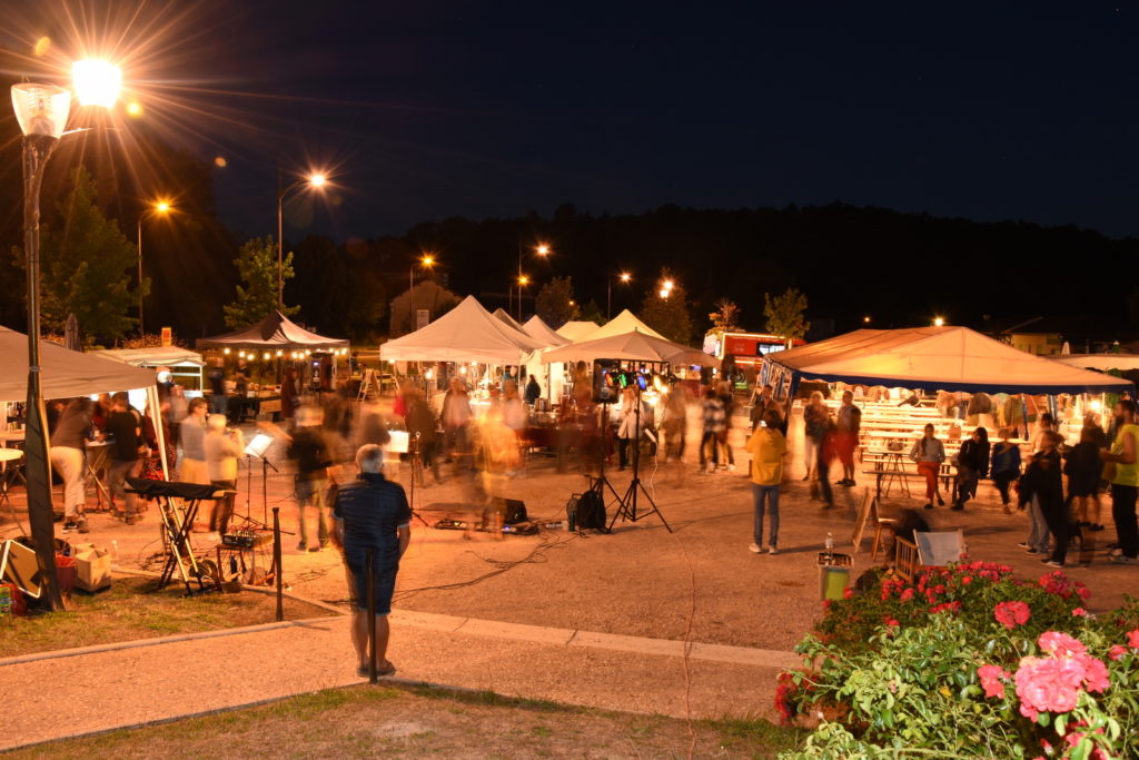 MILHAC-DE-NONTRON : MARCHÉ NOCTURNE