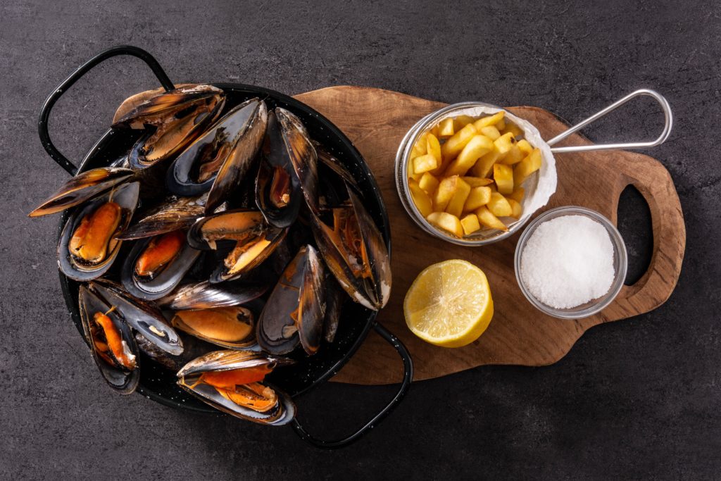 MILHAC-DE-NONTRON : MOULES FRITES